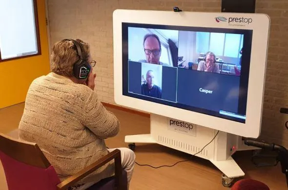 Eerste videobellen voor ouderen en ouderen met dementie goed verlopen